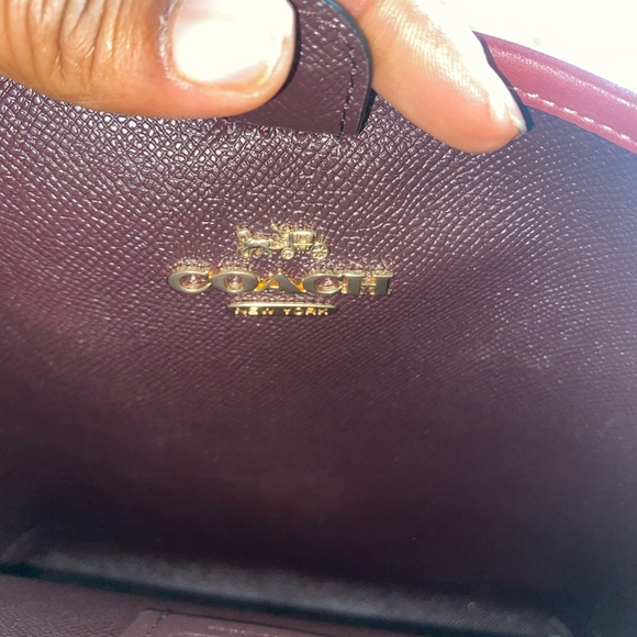 Coach
New, not used. Small repair needed
MOLLIE BUCKET BAG IN SIGNATURE CHAMBRAY - Picture 12 of 15